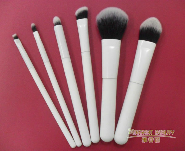 化妝刷套裝是否適合所有膚質(zhì)和妝容類型？