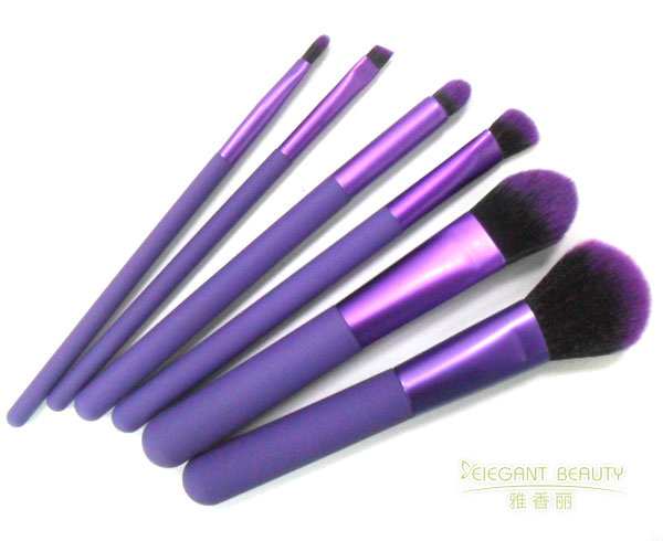 化妝刷定制合作中的常見(jiàn)騙局與規(guī)避方法